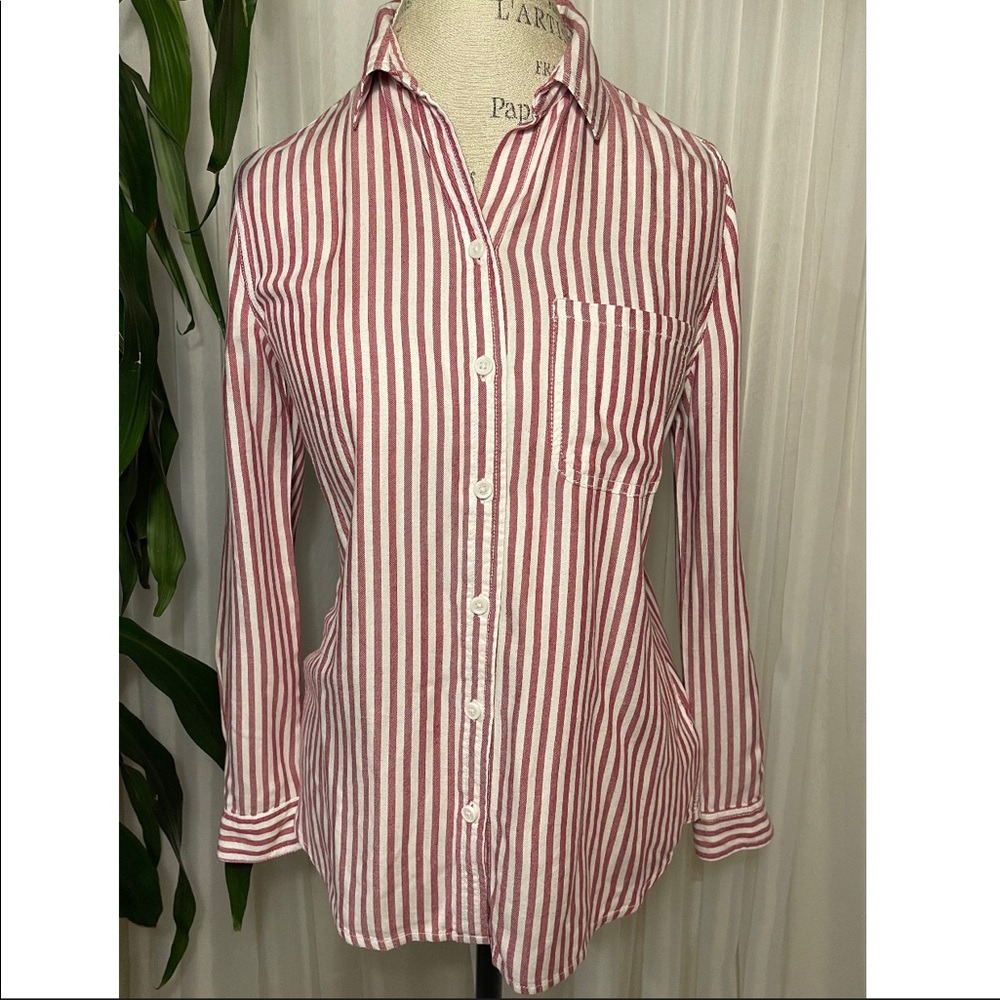 🌹SOLD🌹Vintage Red/White Alex Striped Button Down Shirt Size S/P